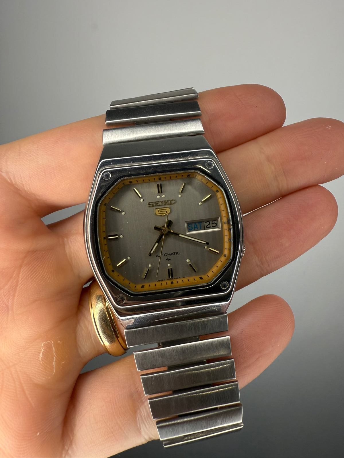 Seiko 5 7009-4040 TV Dial Silver Automatic Watch - Vintage