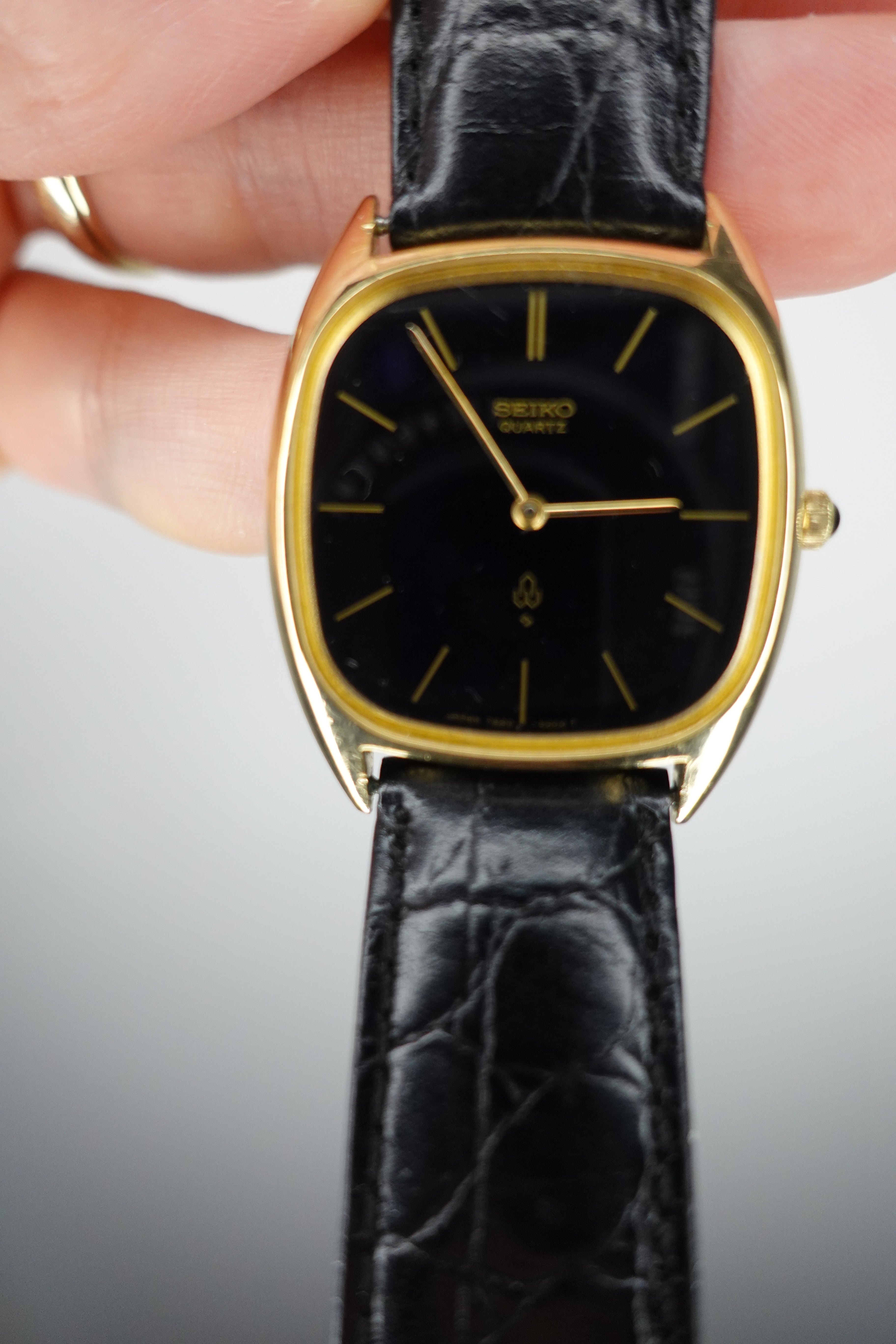 Seiko Quartz Chariot Gold Square TV Black Dial 7820-5000