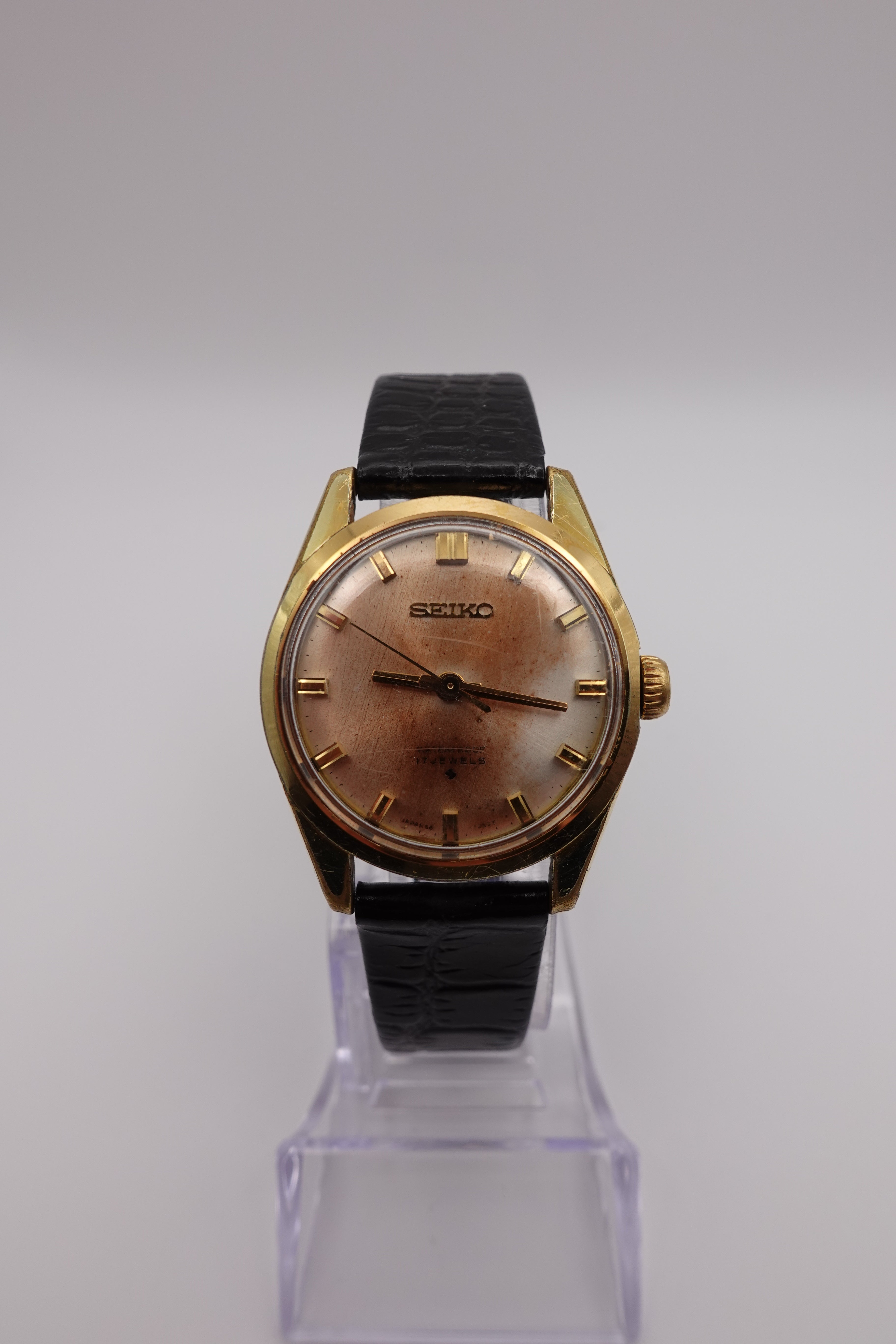 Seiko Hand Wind 17 Jewel Skyliner Gold with Champagne Patina Dial