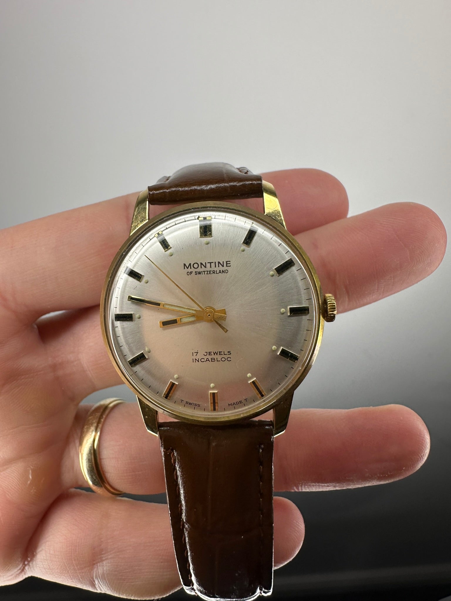 Montine of Switzerland 17 Jewel Mechanical Manual Gold Tone