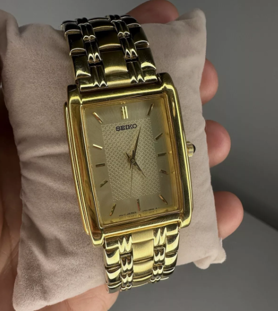 【超希少】セイコー　タンク　クォーツ　V701-5E10 ゴールド Superb vintage Seiko V701-5E10 gold plated textured dial